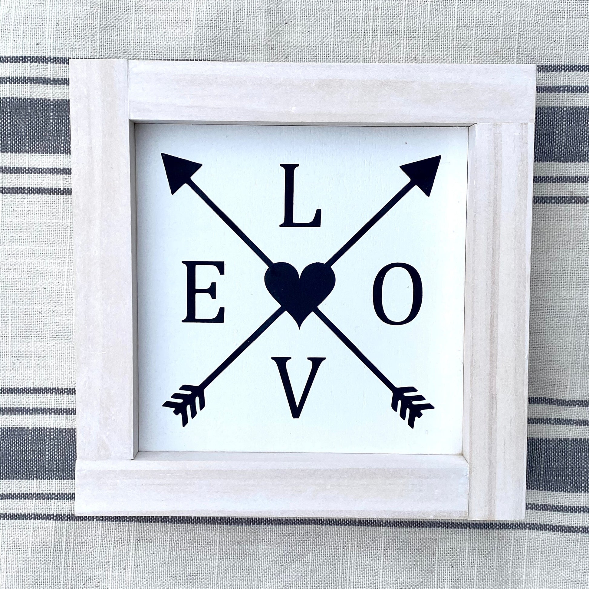 Arrow Wood Sign , Love Arrows, Anniversary Gift, Love Arrow Wall Sign, Rustic Wood Sign, Valentine Gift, Gallery Wall Love Sign